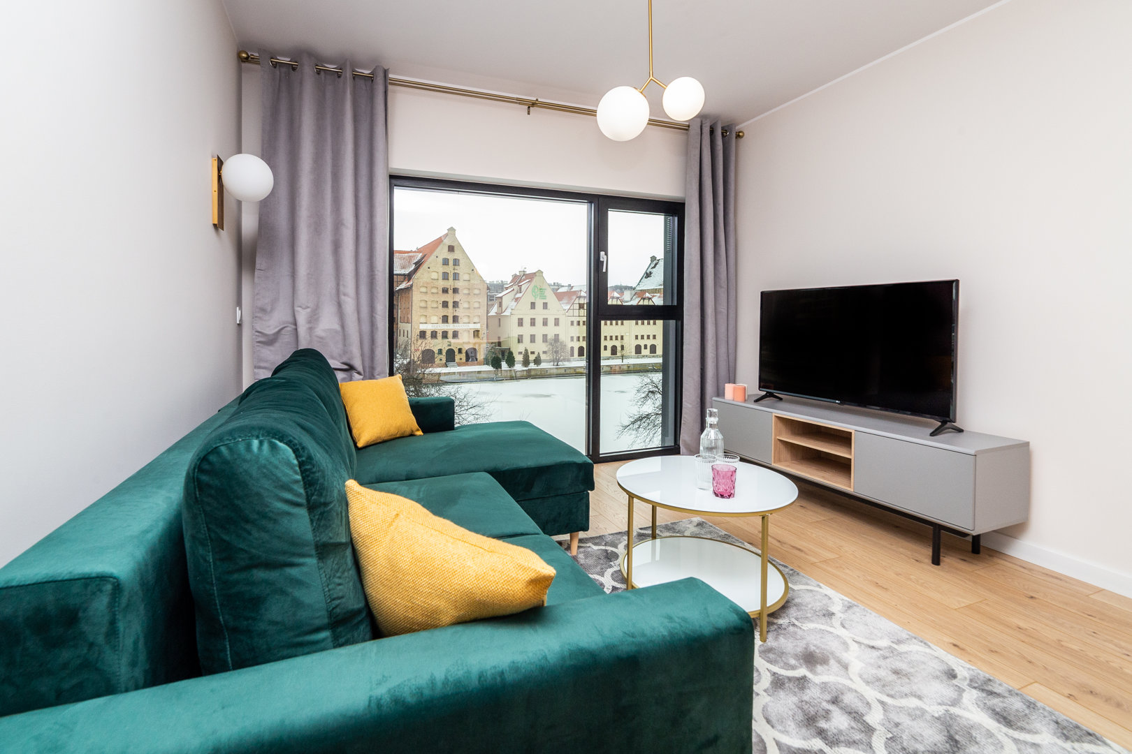 Pobookowane Apartments GdaÅ„sk River View Apartments 9 Gold&Green